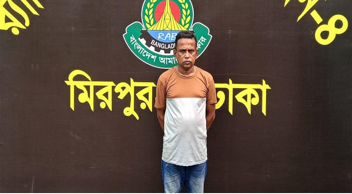 Bus staff arrested for harassing female student in Mohammadpur