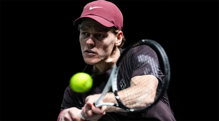 Sinner routs Zverev to reach Paris final, eyes No.1