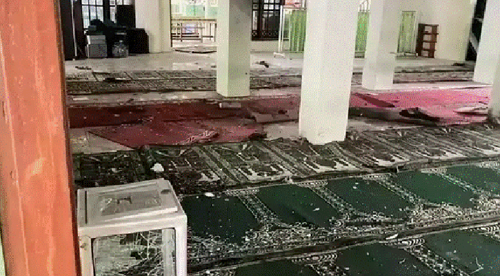 Indonesian mosque explosion injures 54 people