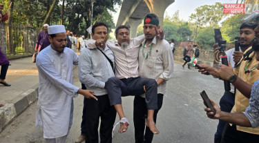 Police use sound grenades to disperse protesting teachers