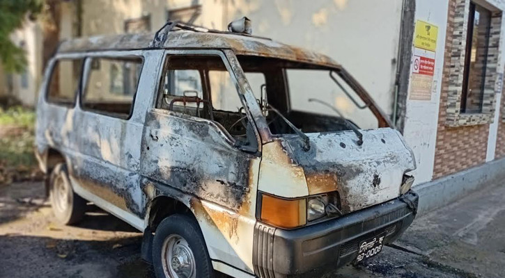 Ambulance, bus torched in Sylhet before dawn