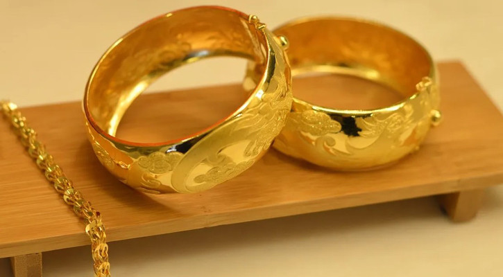 Gold prices cut by Tk1,353 per bhori