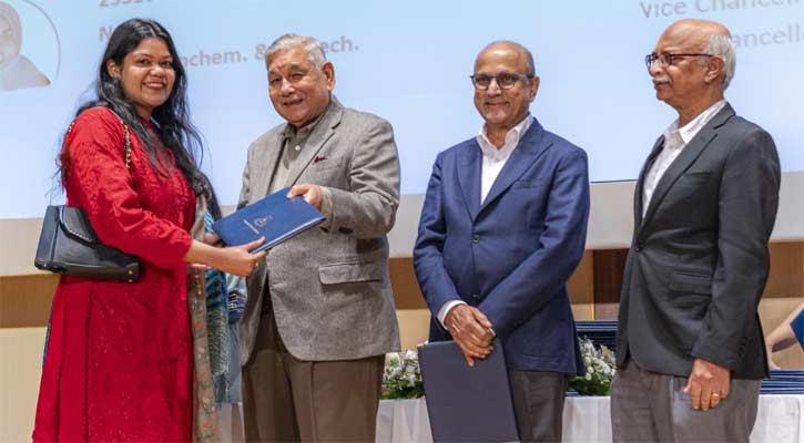 Women make up 65% of awardees at IUB’s Academic Awards Ceremony 2025