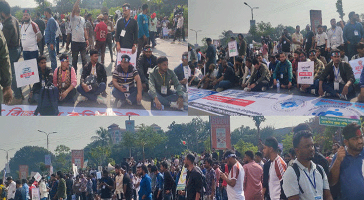 Mobile traders block road outside BTRC in Dhaka