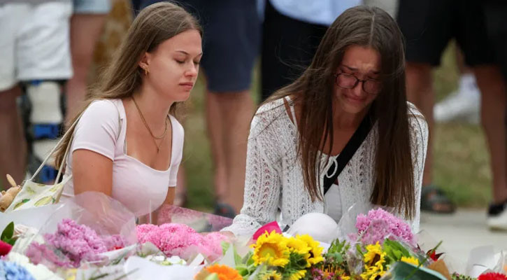 Australia to review gun laws after Bondi attack