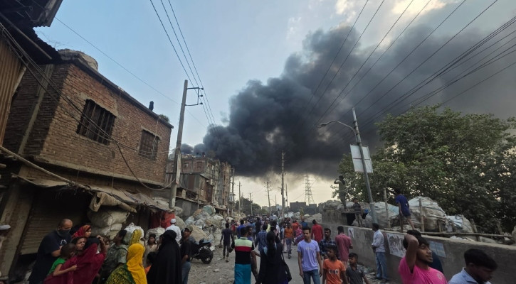 Fire breaks out in Old Dhaka’s Islambagh area