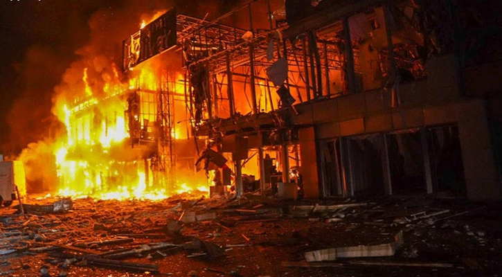 Russian strikes kill seven at Odesa port