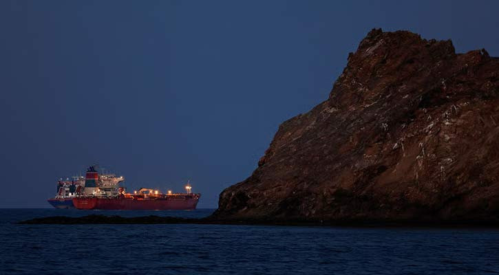 US says no deadline for end to war as Iran rules out Hormuz reopening