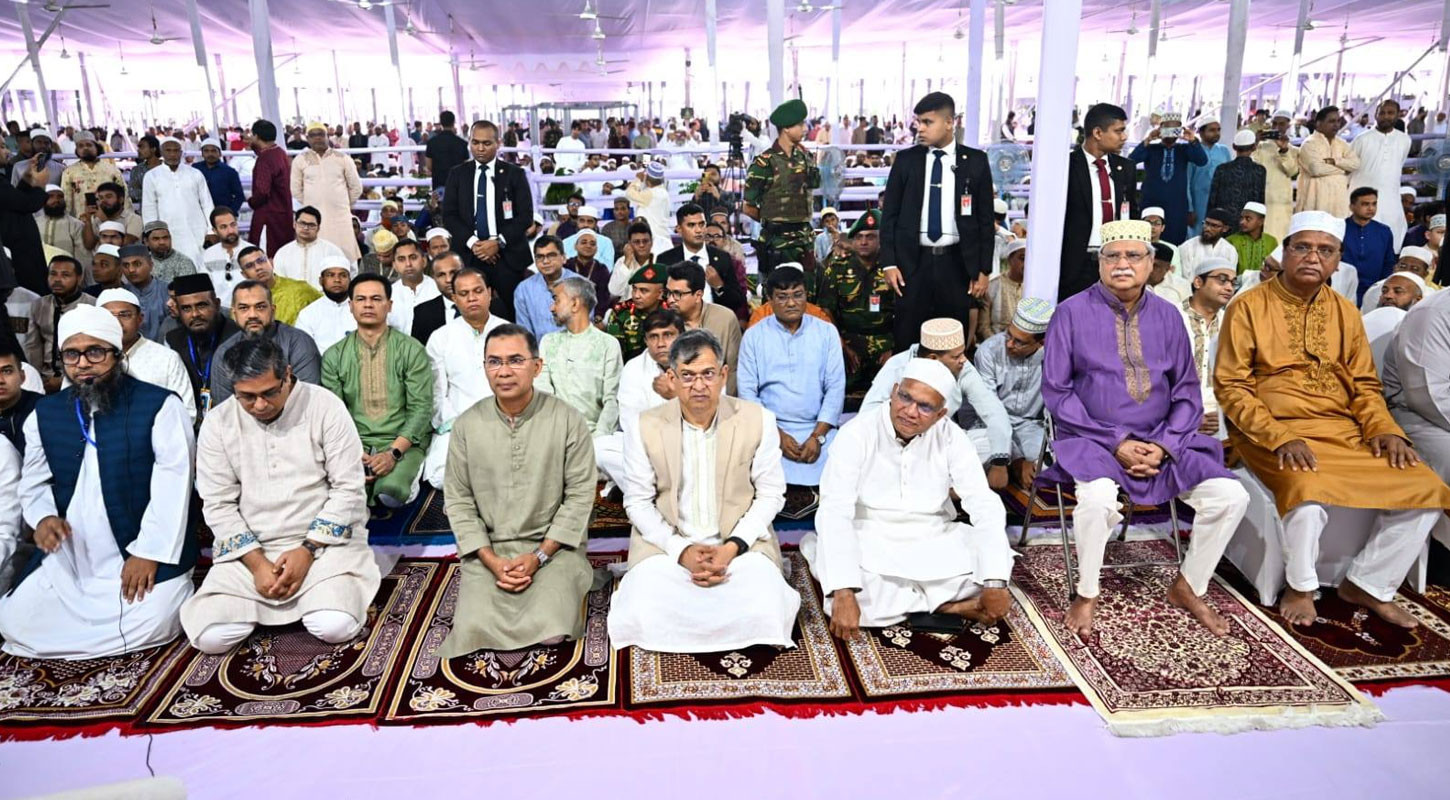 President, PM offer Eid-ul-Azha prayers at National Eidgah