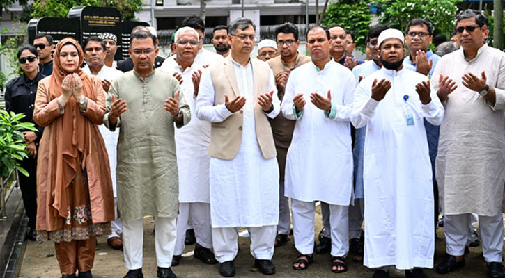 PM pays prayers at graves of army officers