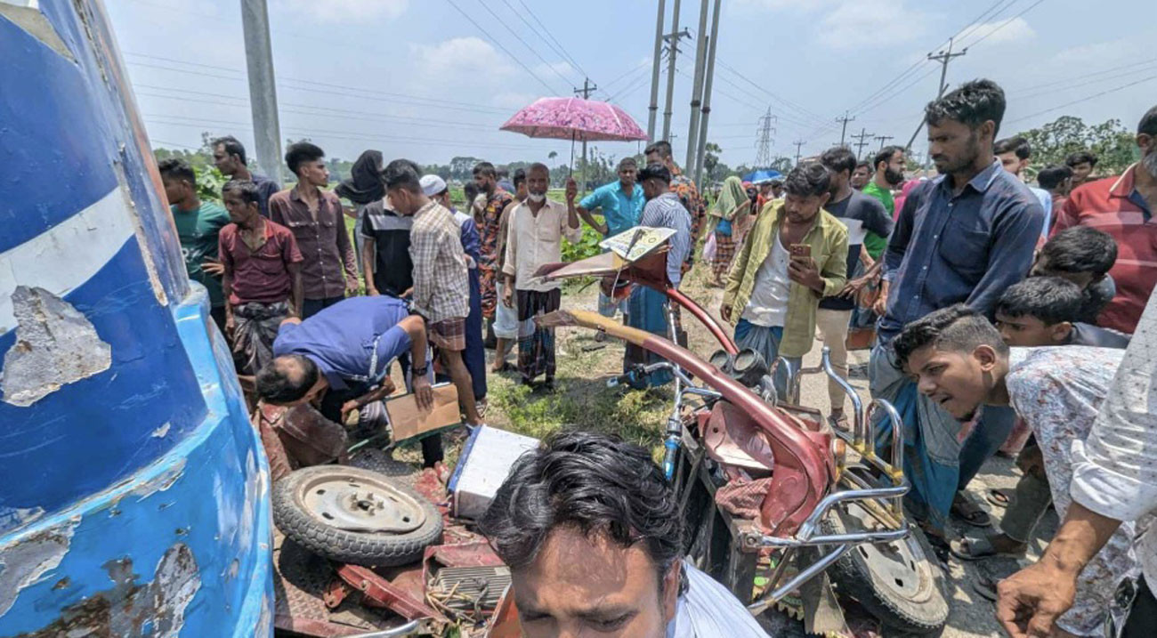 Mother, daughter among three killed in Netrokona road crash