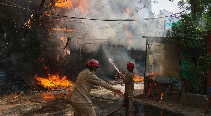 At least 21 killed in Indian capital hotel blaze