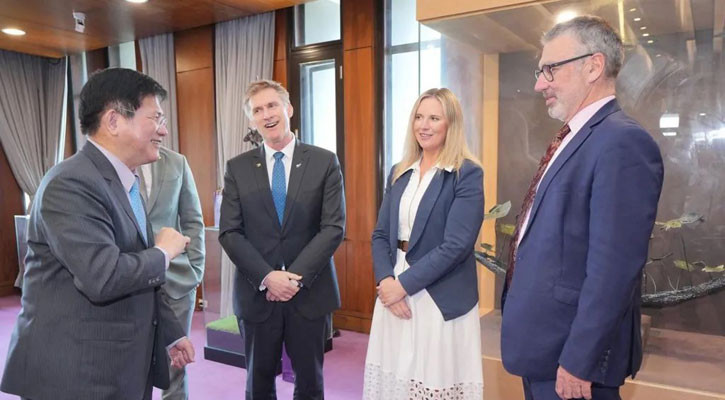 China bans four New Zealand MPs over Taiwan visit