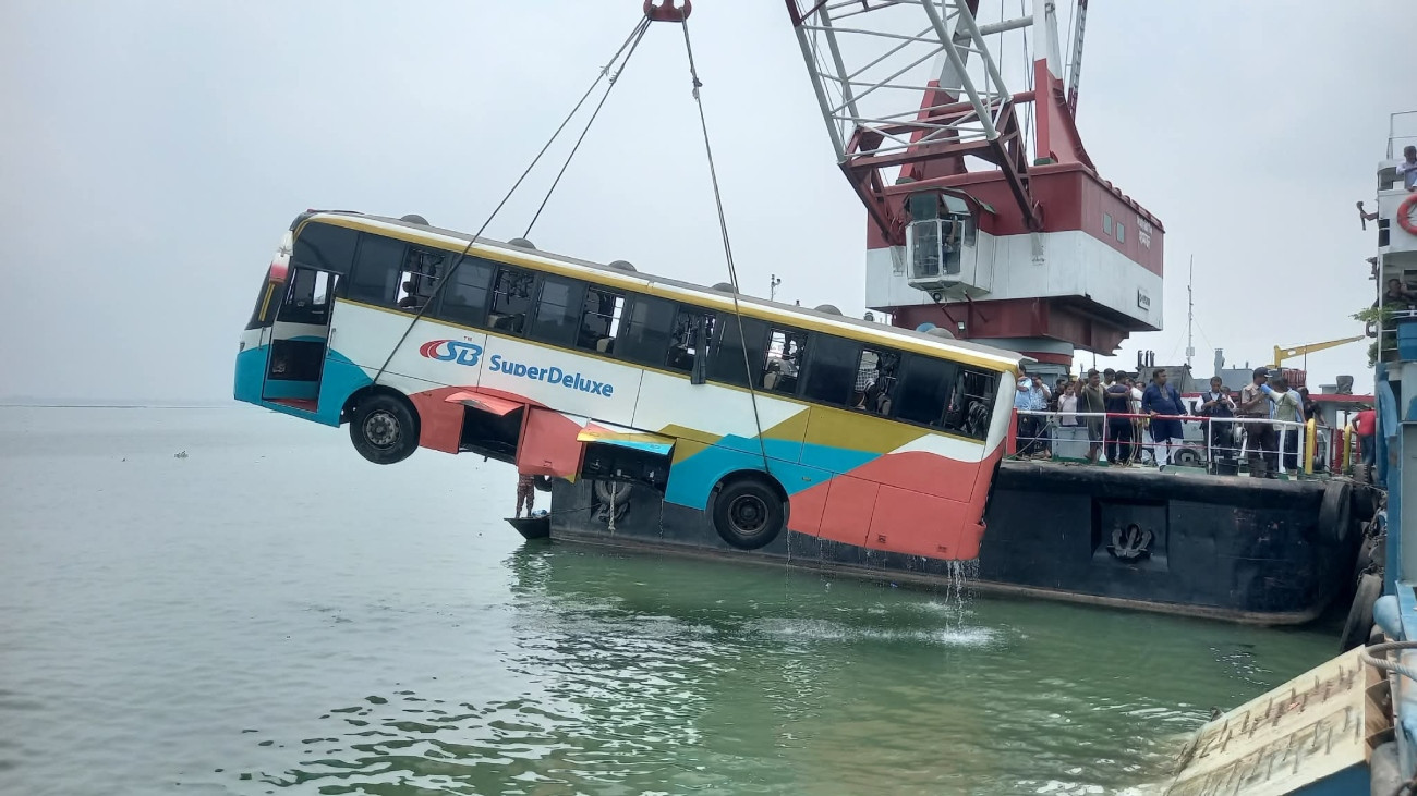 Bus crashes into Padma River, no passenger casualties