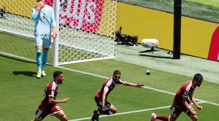 Qatar hold Switzerland 1-1 for first World Cup point