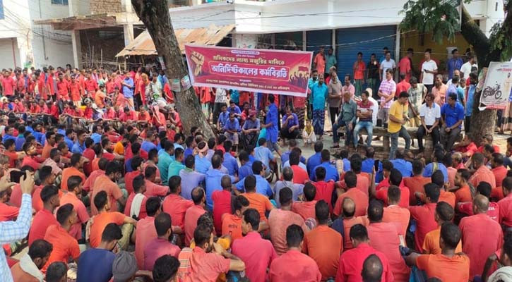 Benapole workers’ strike halts cargo handling