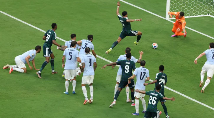 Araujo rescues Uruguay in 1-1 draw with Saudi Arabia