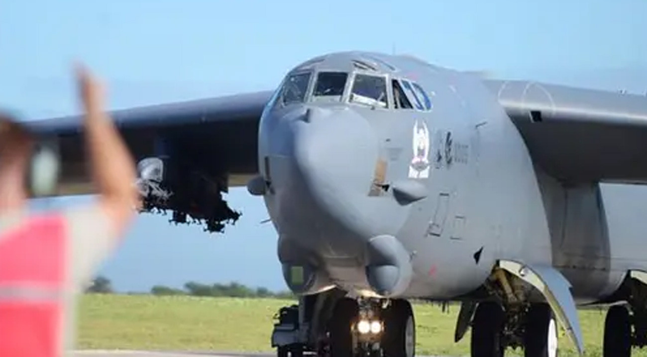 Eight killed as B-52 crashes at California air base