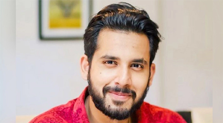 Actor Alvi surrenders, seeks bail in wife’s death case