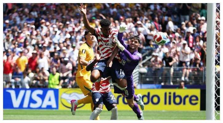 US beat Australia to reach World Cup knockouts