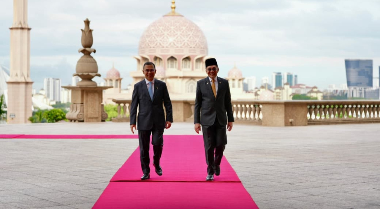 PM Tarique Rahman receives red-carpet welcome in Malaysia