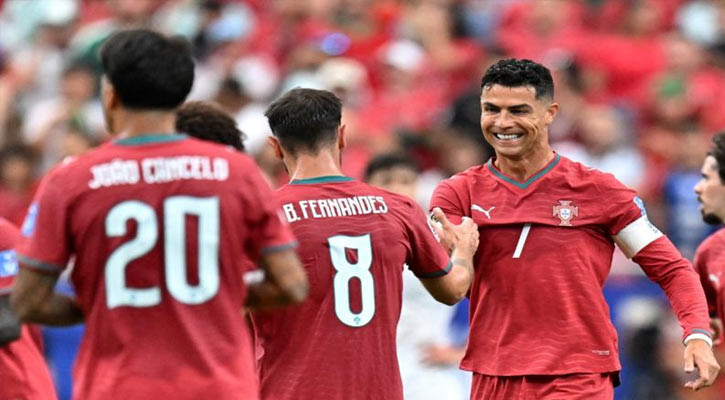 Ronaldo makes World Cup history as Portugal rout Uzbekistan