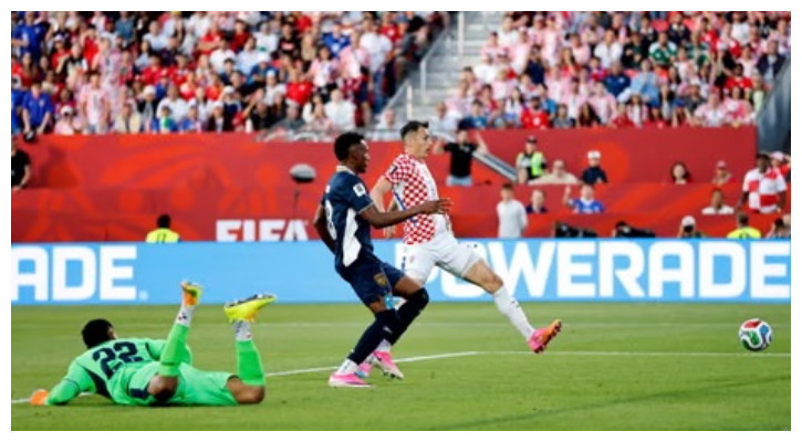 Budimir keeps Croatia alive as Panama exit World Cup