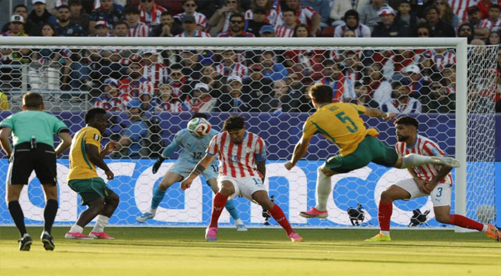 Australia draw with Paraguay to clinch World Cup last 32 place