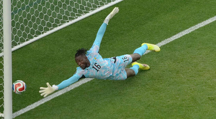 Croatia beat Ghana to reach World Cup knockouts