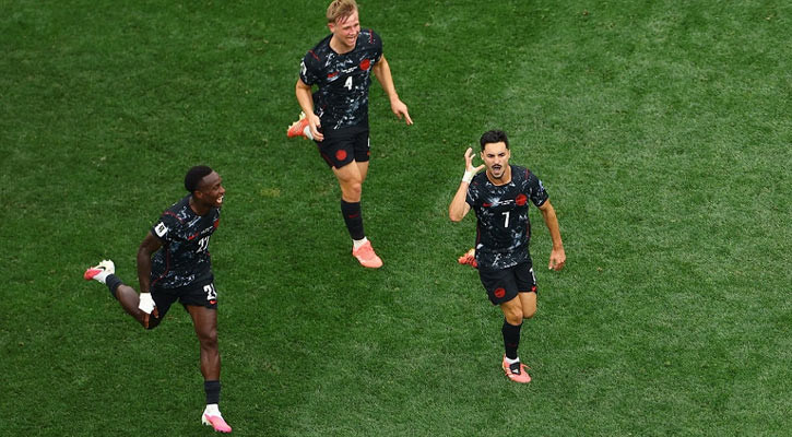 Eustaquio’s late strike sends Canada into World Cup last 16