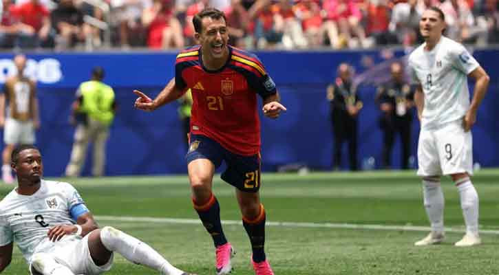 Oyarzabal double sends Spain past Austria into World Cup last 16