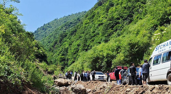 Death toll from landslide in northwest China rises to 21