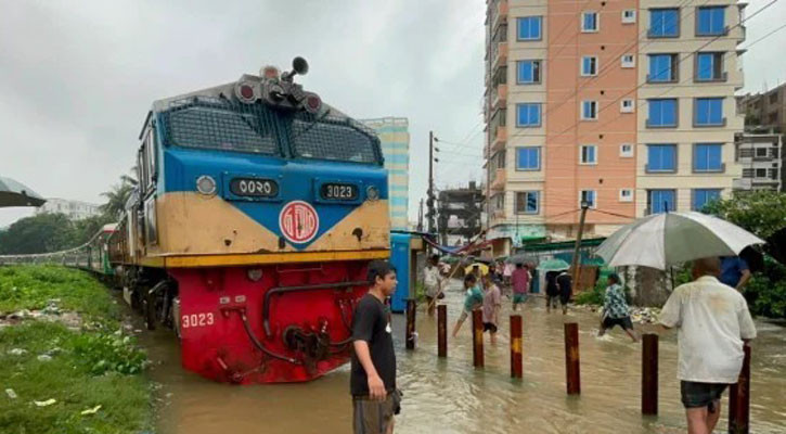 Ctg-Cox’s Bazar train services halted until floodwater recedes